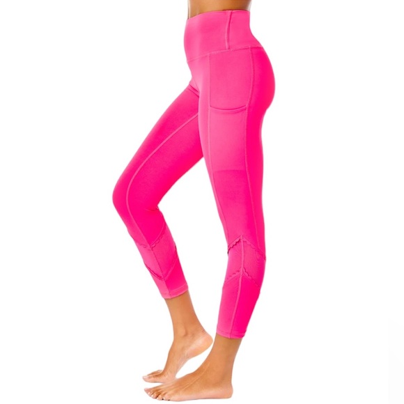 Lilly Pulitzer Pants - *NWT* Lilly Pulitzer UPF 50+ Luxletic 24" South Beach High Rise Midi Legging